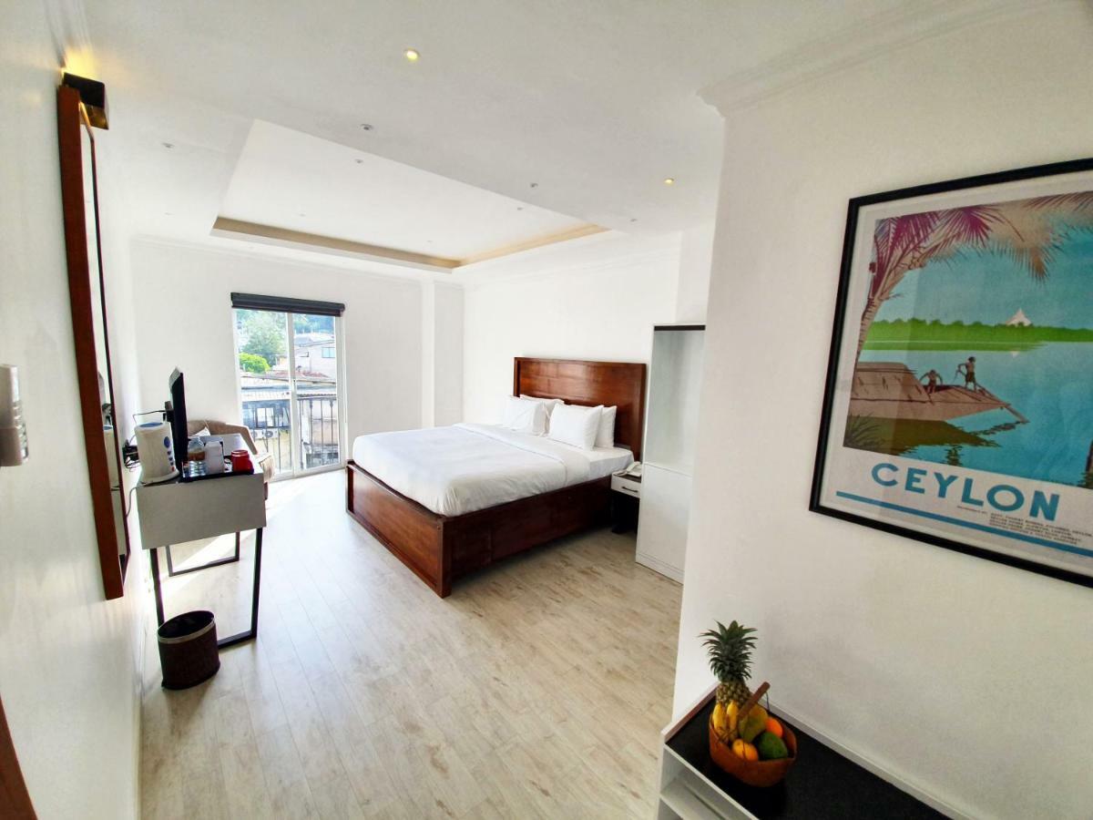Bed Station 210 Hotel Kandy Exterior foto