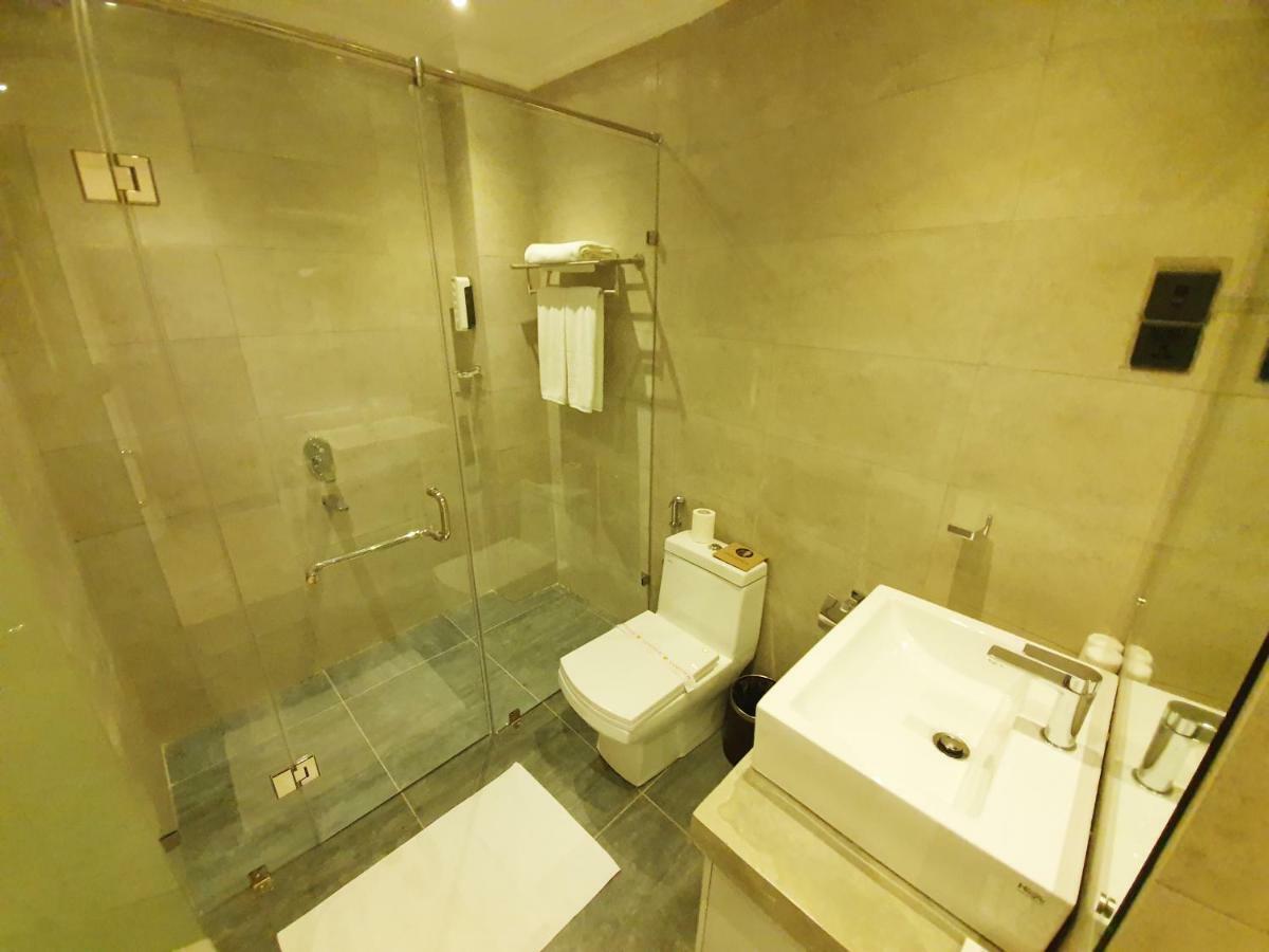 Bed Station 210 Hotel Kandy Exterior foto
